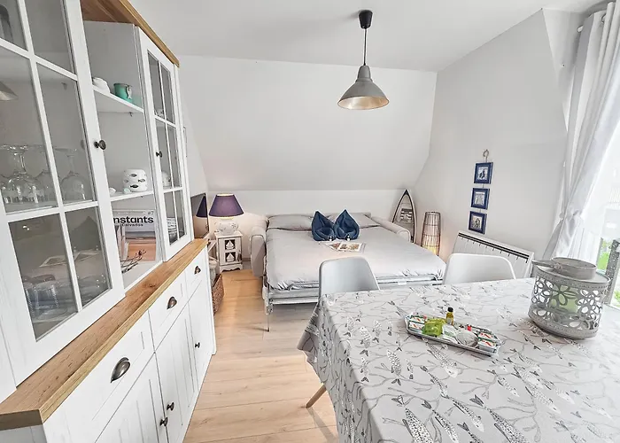 Un Souffle Marin Dans Ce F2 à Cabourg